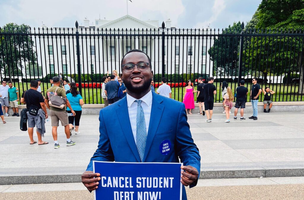 Checks Are Going Out to Student Loan Borrowers Harmed by Navient 3 Checks Are Going Out to Student Loan Borrowers Harmed by Navient